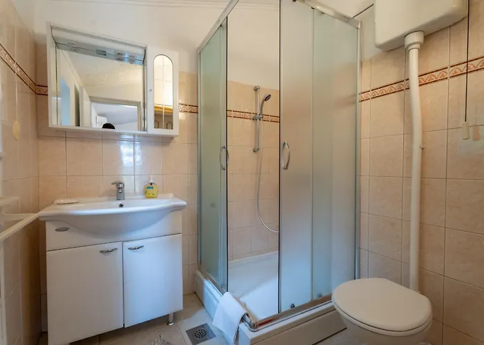 Petrali Mlini