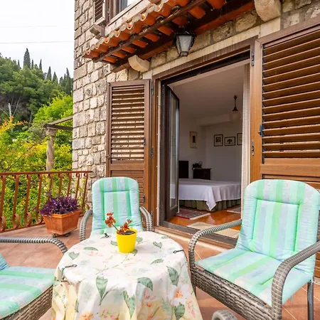 Petrali Apartment