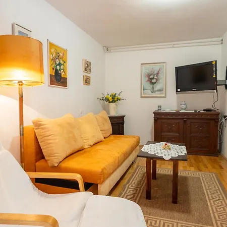 Petrali Apartment *