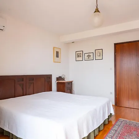 Apartman Petrali *